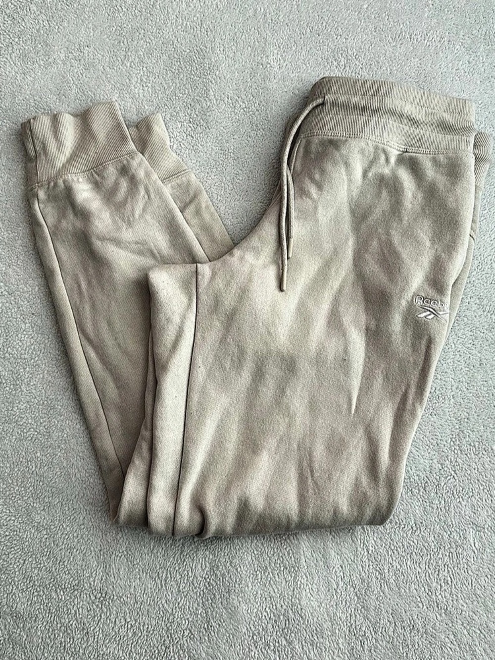 Reebok Women’s Size Medium Fleece Jogger Pants in Cream